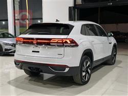 ڤۆڵکسواگن ئەتڵەس کرۆس سپۆرت